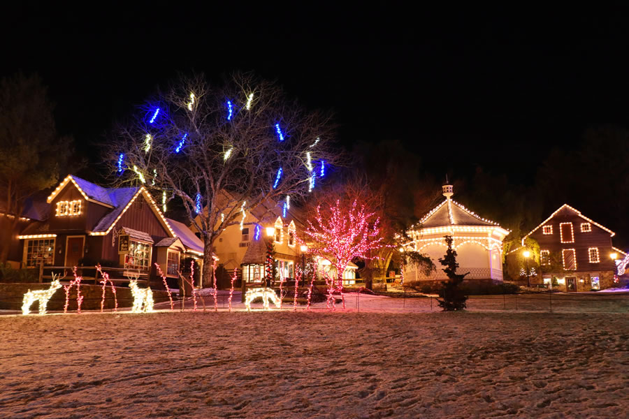 Christmas in Peddlers Village - Bucks County, Pennsylvania