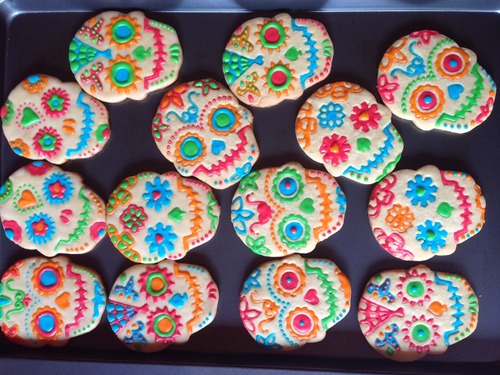 https://onbetterliving.com/wp-content/uploads/2014/09/dayofthedead-cookies-2.jpg