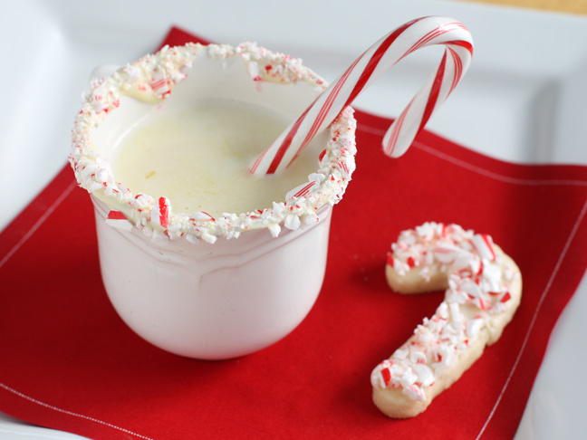 candy-cane-white-hot-chocolate