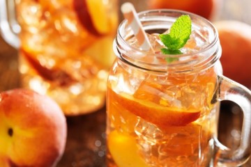 cold brewed mint and peach iced-tea