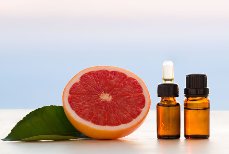 7 Benefits of Grapefruit Essential Oil: Boost Metabolism, Support