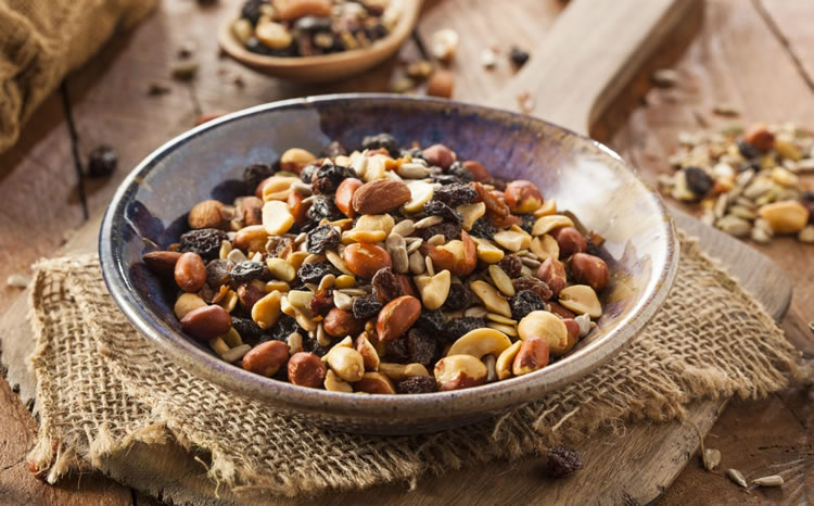 Healthy Snacks On The Go Trail mix | www.onbetterliving.com