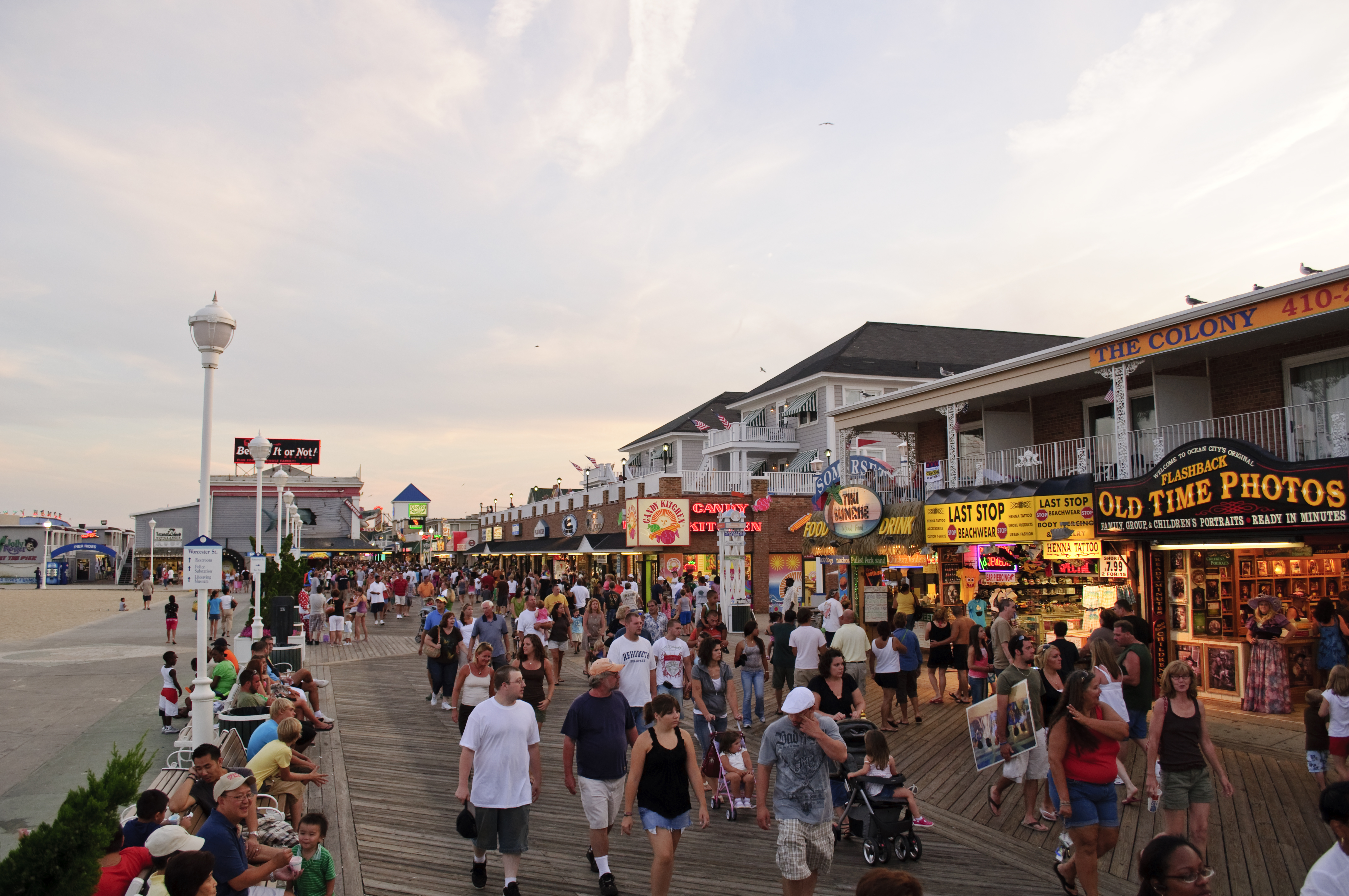 Ocean_City_MD_Boardwalk_August_2009_1