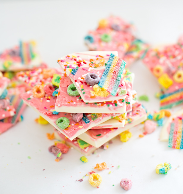 http://jennyatdapperhouse.com/2015/05/how-to-make-magical-unicorn-cupcakes-from-scratch/