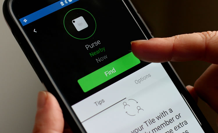 Using the Tile Tracker app on a mobile phone 