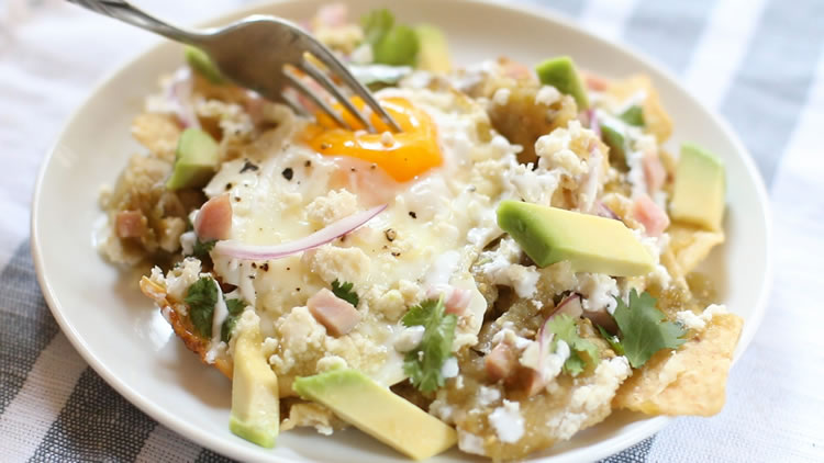 Breakfast in 20: Recipe For Quick And Easy Ham And Egg Chilaquiles | www.onbetterliving.com