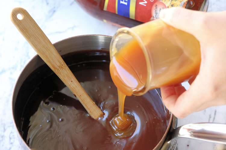 Caramel Marsala cooking wine fondue made with 4 ingredients