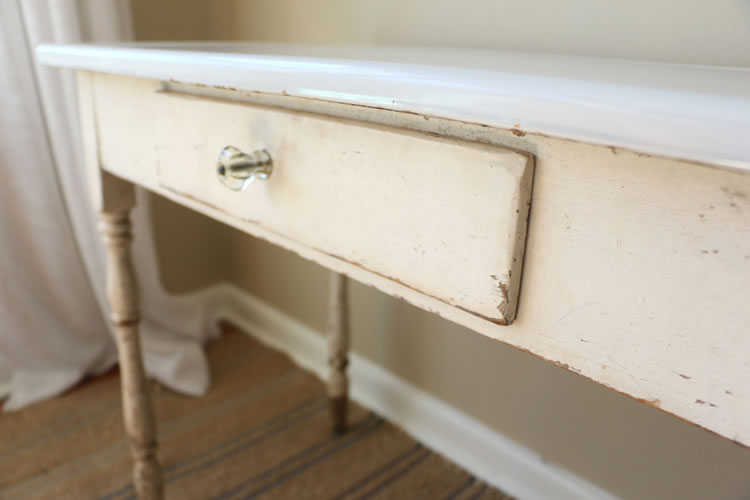 See Where We Found This Chippy Vintage Farmhouse Style Enamel Baking Table!