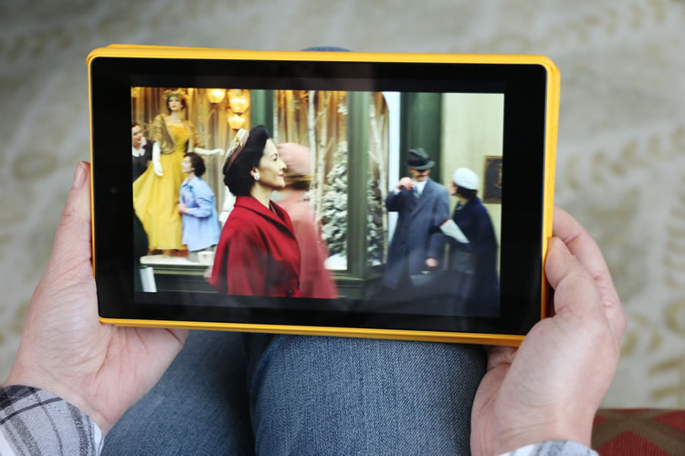 Watching Amazon Prime Shows on Amazon Fire HD 8 Tablet For Travel