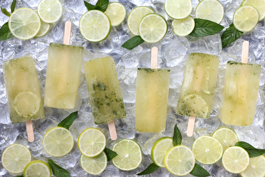 DIY Recipe For Super Healthy Anti-Inflammatory Manuka Honey, LIme And Mint Popsicles