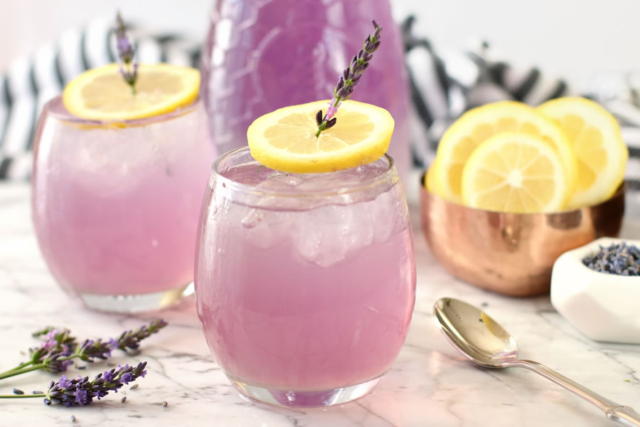 Superfood Recipe: MĀNUKA HONEY + LAVENDER LEMONADE - Better Living