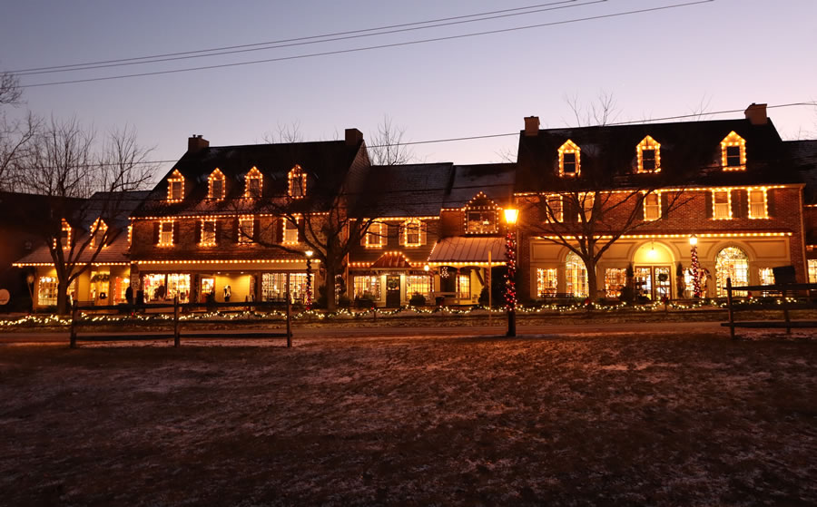 Christmas in Peddlers Village Bucks County, Pennsylvania selfmadenews