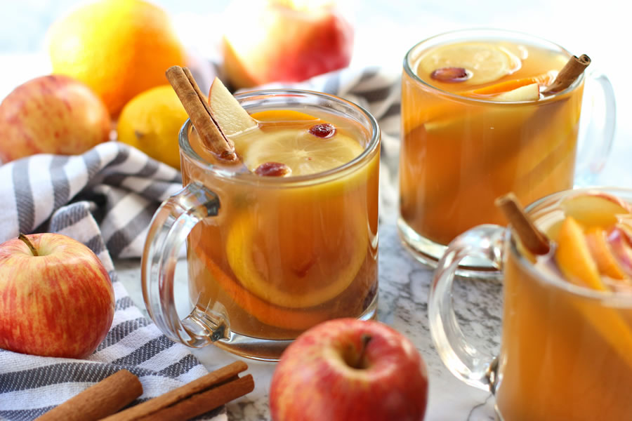 Jednostavan recept za vrući sok od jabuke napravljen sa stevijom