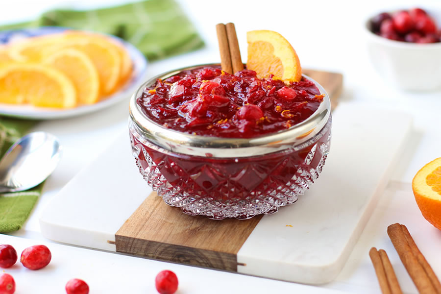 Homemade Cranberry Sauce (Sugar-Free) - Eat the Gains