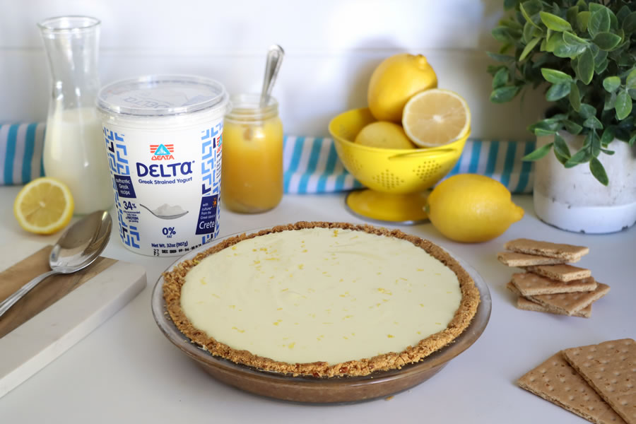 Recipe to Make a Greek Yogurt Lemon Cream Pie with Delta Greek Yogurt| onbetterliving.com