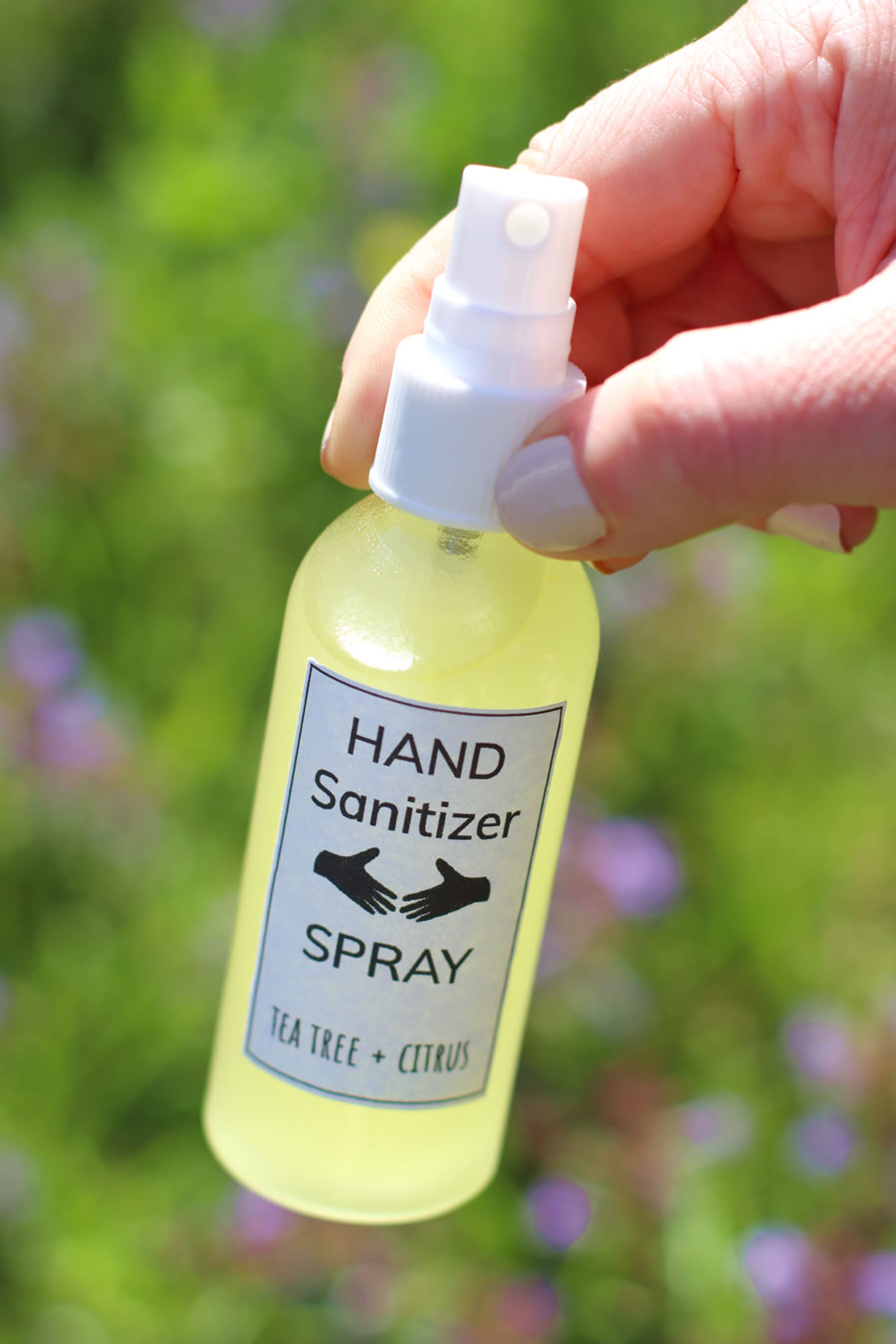 Homemade Hand Sanitizing Spray 