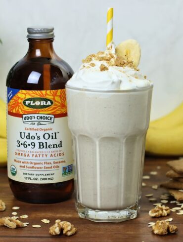 A healthy banana cream protein shake recipe with all ingredients