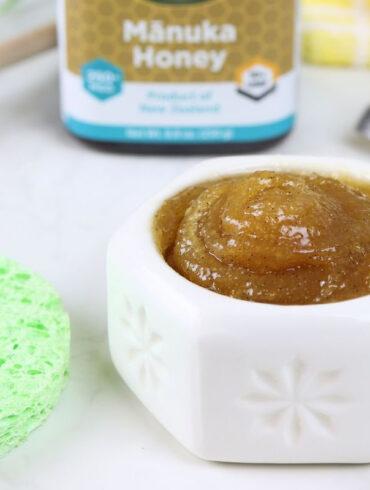 Manuka Honey Vanilla Scrub with a sponge and brush