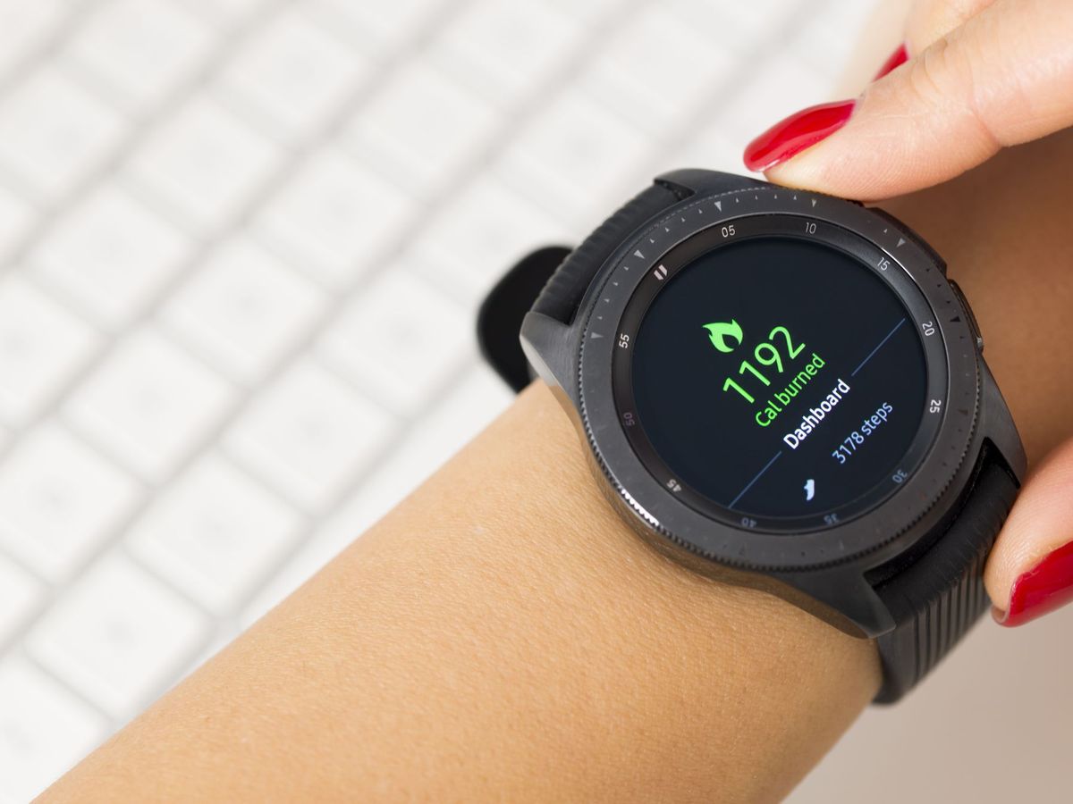 A smart watch displaying the amount of calories burned for the day