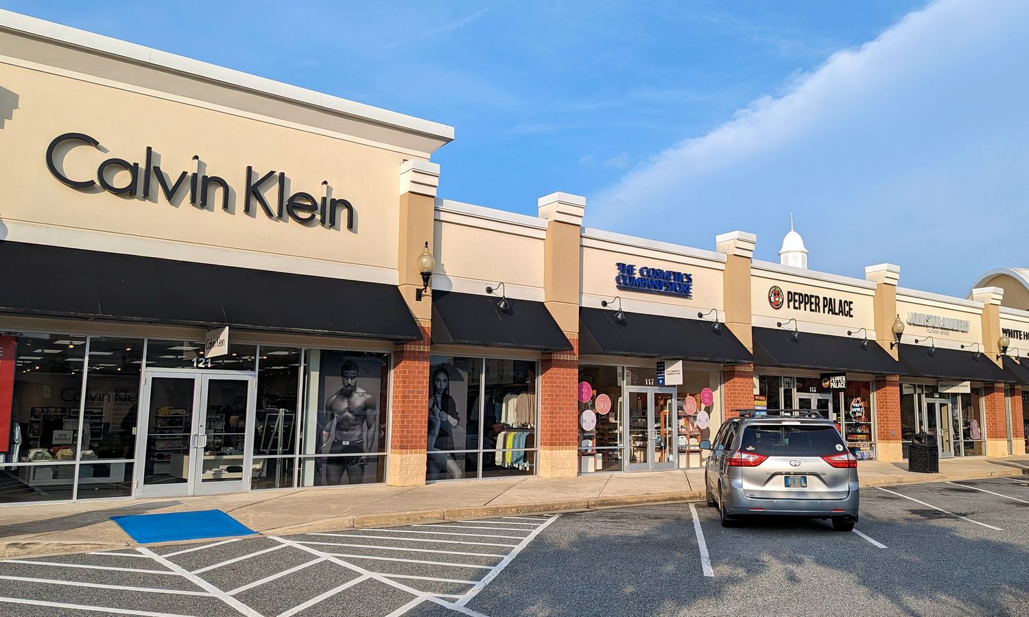 The shopping outlet storefronts in Queenstown, MD
