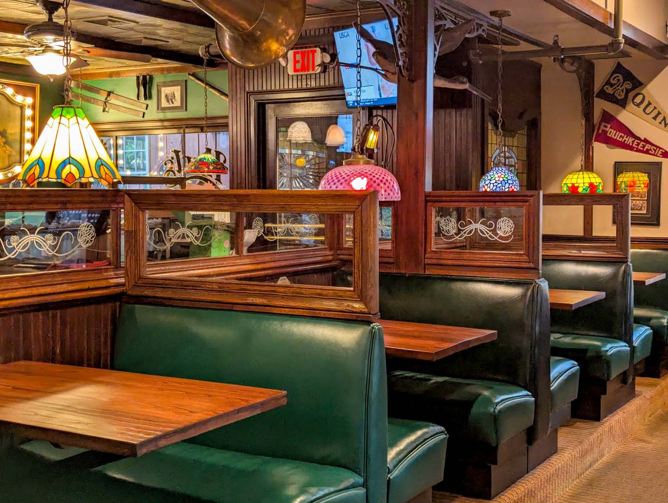Booth seating at Hart's Tavern at Peddler's Village.
