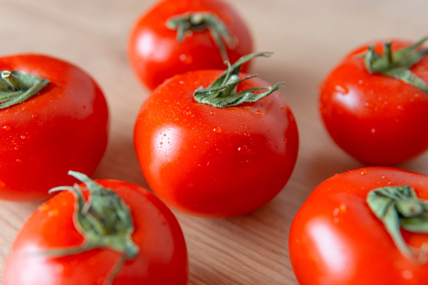 Do Tomatoes Go Bad? Shelf Life, Storage, and Spoilage Signs
