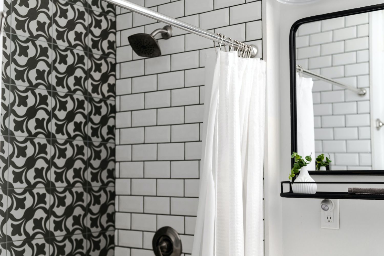 Leave Your Shower Curtain Open or Closed? Here’s The Truth