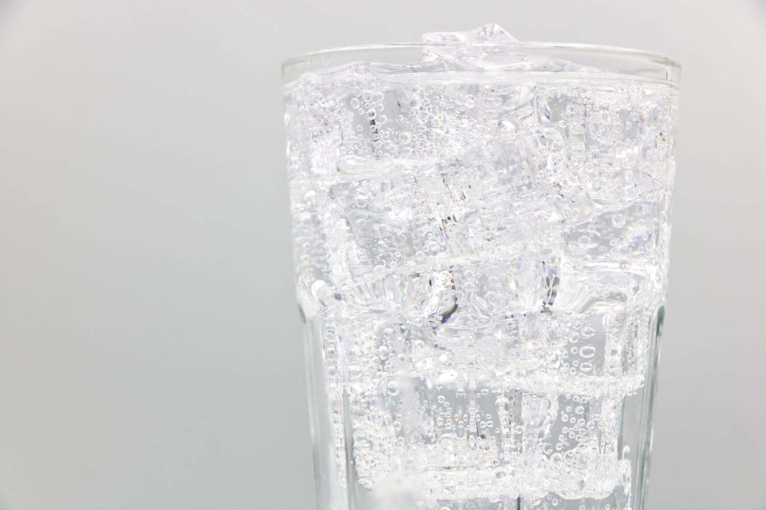 Does Club Soda Go Bad? How Long It Keeps Its Fizz, Opened or Sealed